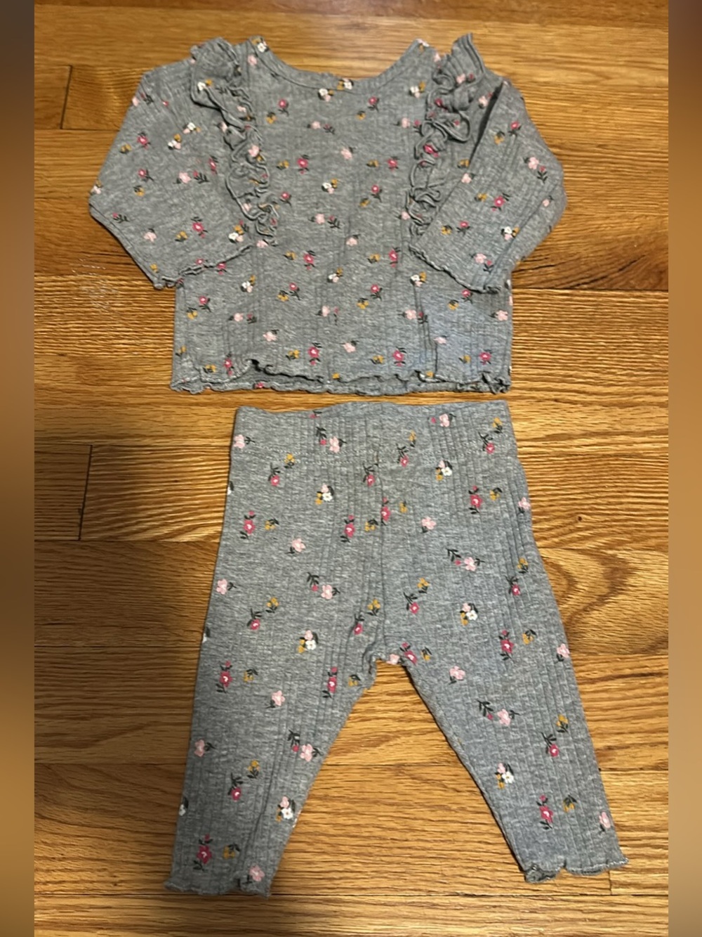 Gray Floral Ruffle Top & Legging set, 0-3 months